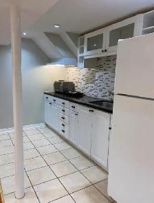 Furnished  1 bedroom basement near SQ 1 is short term rent - Photo 2