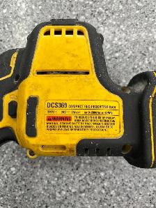 DeWalt DCS369 Compact Reciprocating Saw - Photo 3