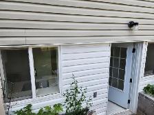 (LOWER LEVEL-Luxurious Hamilton walkout Basement)