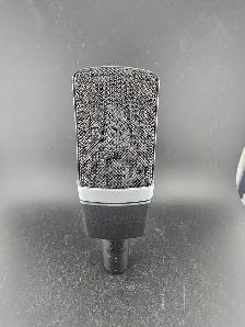 AKG C 214 XLR Condenser Microphone - Photo 4