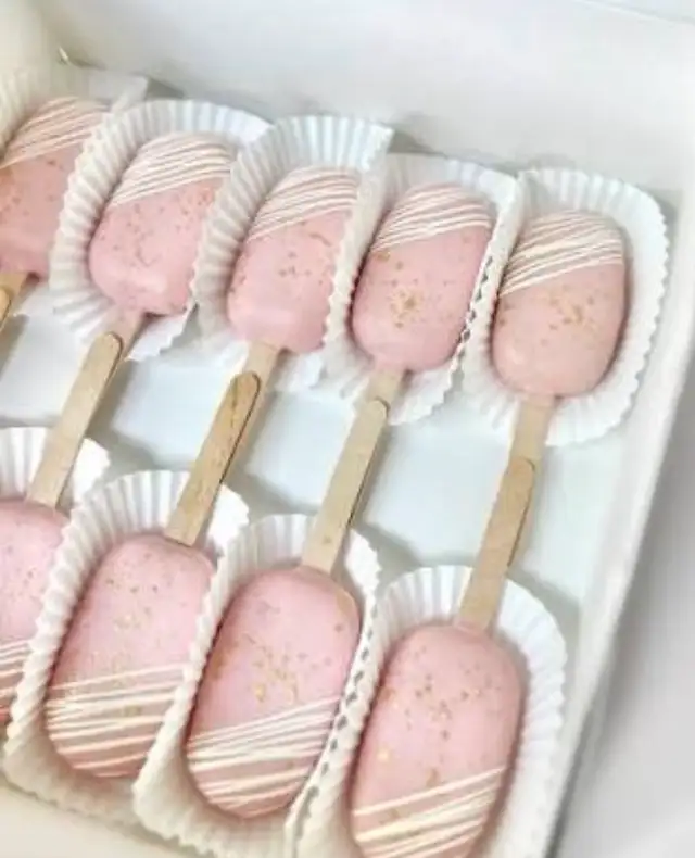 cakesicles/cakepops