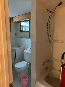 @Lawrence & Victoria Park, 1 bedroom from July 1, 2026, Basement - Photo 4