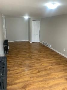 Bachelor unit for rent in triplex