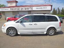 2010 Chrysler Town & Country Limited 4.0L V6 7 Pass. | Nav/R.Cam - Photo 6