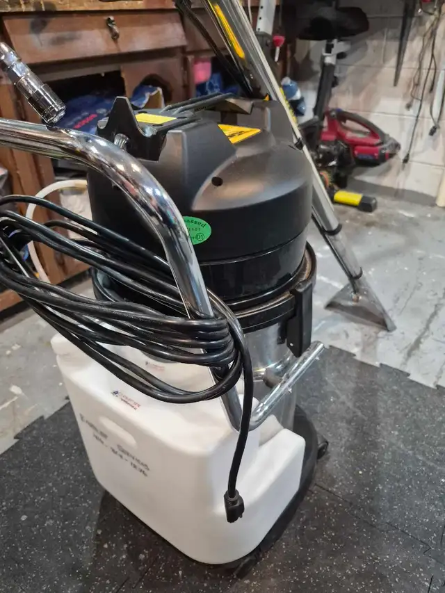 carpet steam cleaner