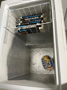 Midea chest freezer $200 - Photo 2