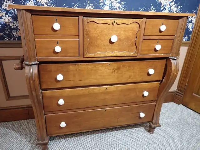Bonnet Dresser with Knobs