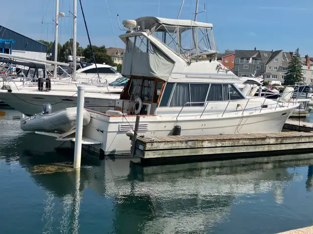 FOR SALE 1989 BAYLINER 3288 asking $19,000 obo