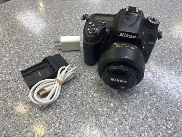 Nikon D7100 24.1MP DSLR With 35MM 1:1.8G Lens
