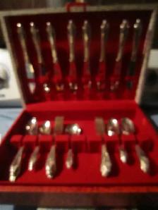 #51   QUEEN PLATE silverware set for 8 - Photo 2