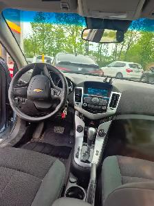 2011-Chevy Cruze LT Sedan - Photo 9