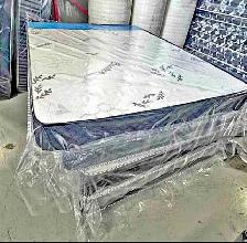 Queen size mattress with box - Photo 2