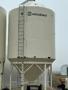 Grain/Water Bin - Photo 2