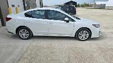 CLEAN TITLE LOW KM SUBARU IMPREZA - Photo 3