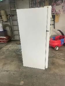 refrigerator used, but works excellent - Photo 8