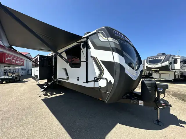 2024 Outback 330RL, COUPLES UNIT, LUXURIOUS, KING BED, ISLAND