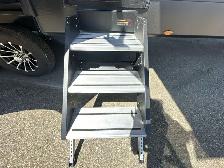2024 Outback 330RL, COUPLES UNIT, LUXURIOUS, KING BED, ISLAND - Photo 10