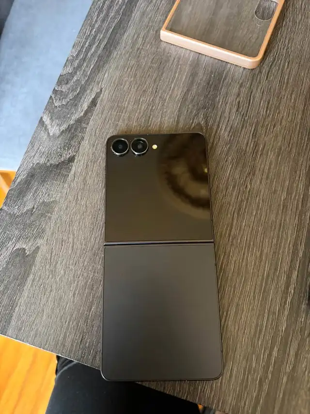 Samsung Galaxy Z Flip 7