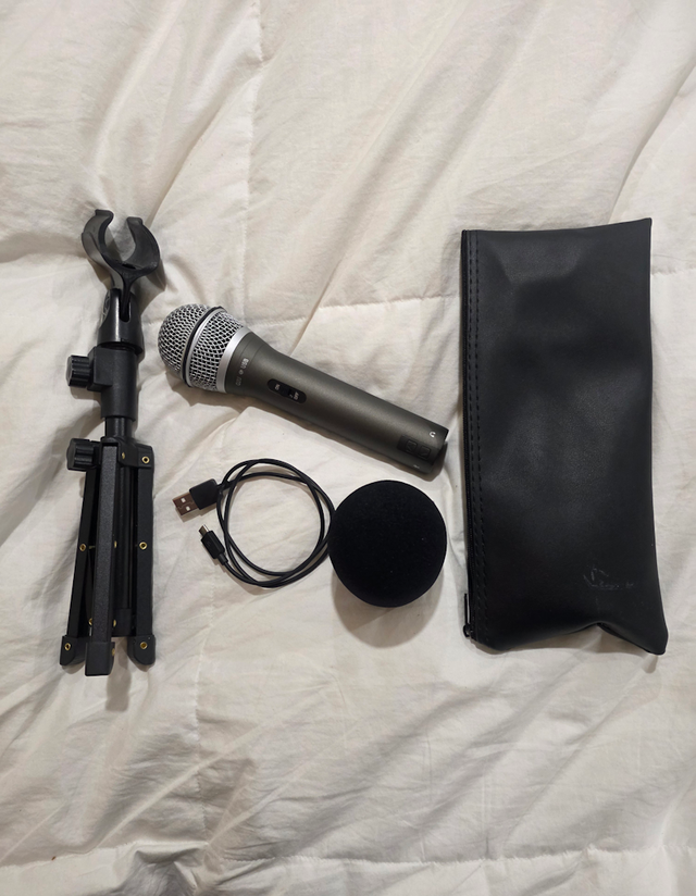 SAMSON Q2U USB/XLR Dynamic Microphone