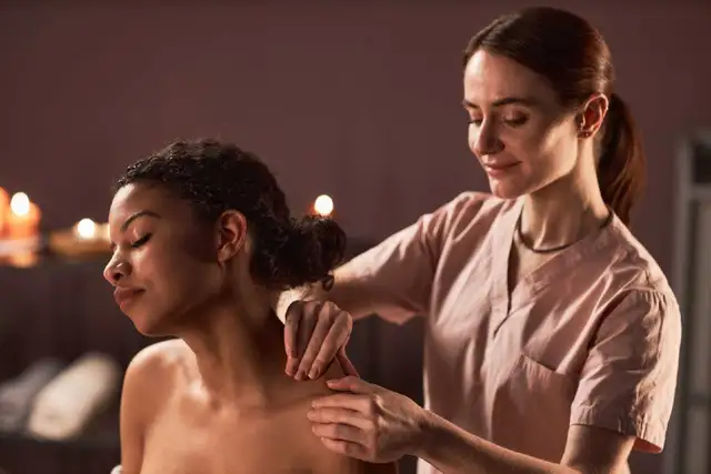 looking for a partime personal masseuse