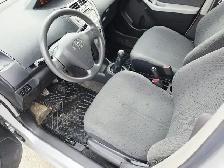 2010 Toyota Yaris Manual Low Kilometer Remote Starter AC - Photo 8