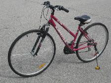 FEMALE'S HYBRID 700C SUPERCYCLE SOLARIS 18SPD ROAD/TRAIL BIKE! - Photo 2