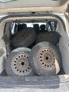 2015 Dodge Grand Caravan with two sets of Mint condition tires - Photo 7