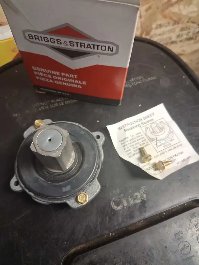 New in box Briggs and Stratton starter clutch assy. PART#399671