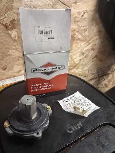 New in box Briggs and Stratton starter clutch assy. PART#399671 - Photo 6