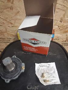 New in box Briggs and Stratton starter clutch assy. PART#399671 - Photo 7