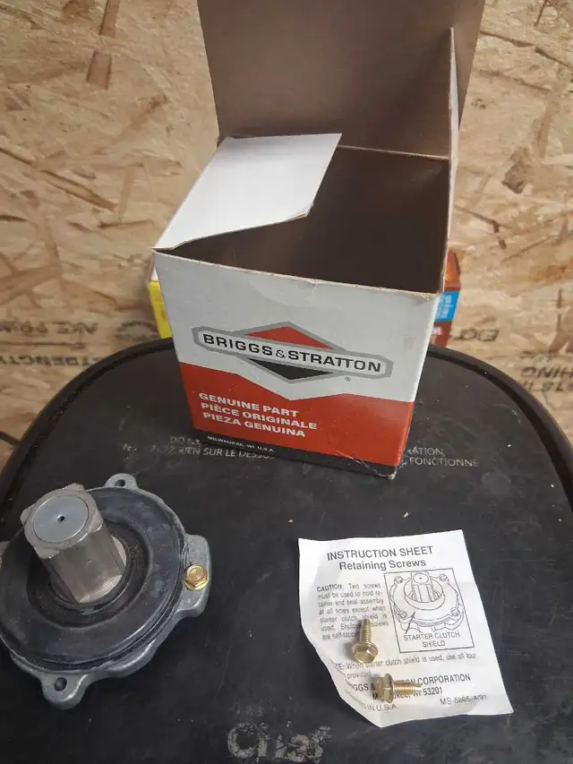 New in box Briggs and Stratton starter clutch assy. PART#399671