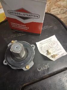 New in box Briggs and Stratton starter clutch assy. PART#399671 - Photo 7