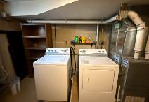 $1,200/MONTH 1-BEDROOM - ALL UTILITIES INCLUDED - July 1 Move In - Photo 4