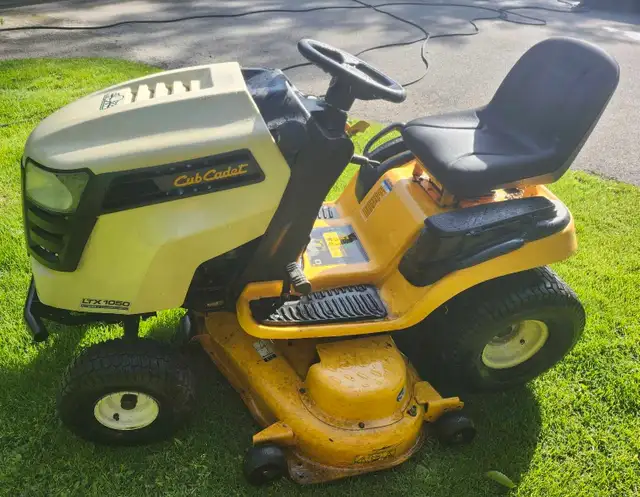 Cub Cadet LTX1050 22HP Lawn Tractor With 42' Snow Blower