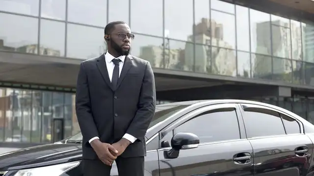 LOOKING FOR EXPERIENCED SECURITY GUARDS 5  YEARS