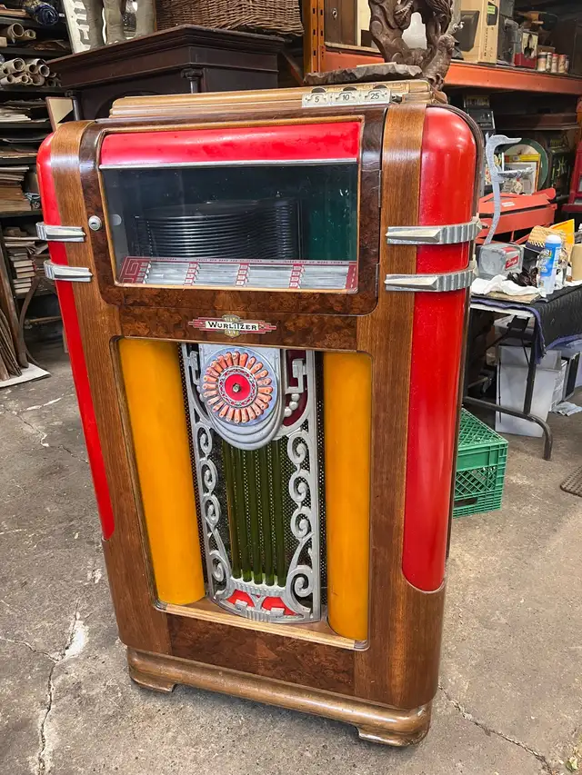 1938 Model 600 art deco Wurlitzer jukebox  rotary dial select