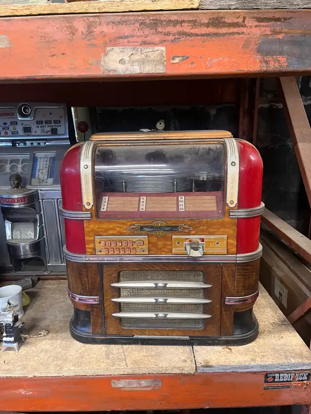 Rare 1939 Wurlitzer countertop Jukebox