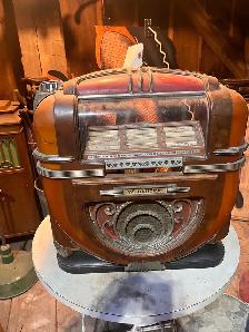 Rare 1940 Wurlitzer countertop Jukebox, case only