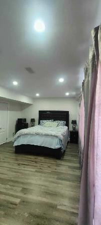 large Private room available - Photo 2