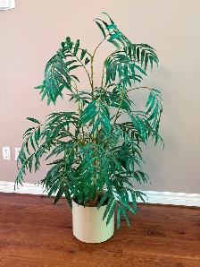 Fake Plant - Photo 8