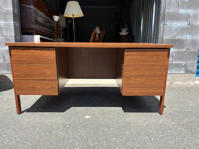 Large Desk