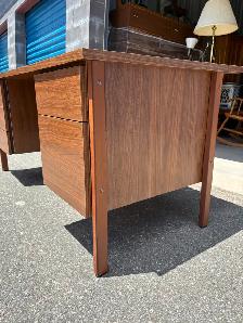 Large Desk - Photo 4