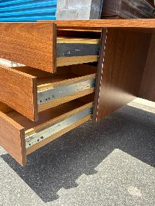 Large Desk - Photo 7