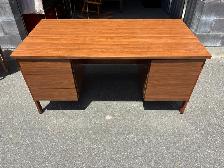 Large Desk - Photo 8