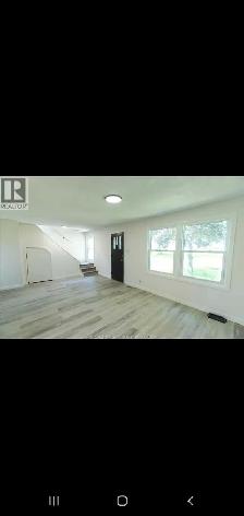 3 bedroom 1 bath house for rent in Windsor - Photo 3