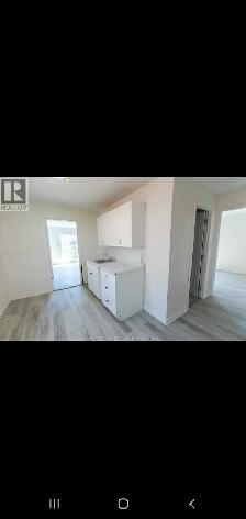 3 bedroom 1 bath house for rent in Windsor - Photo 4