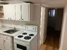 Sandy Hill Basement Bachelor/Studio Apartment for Rent -257 Daly - Photo 3