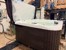 2021 6 Person Coast Spas Element Hot Tub - Photo 2