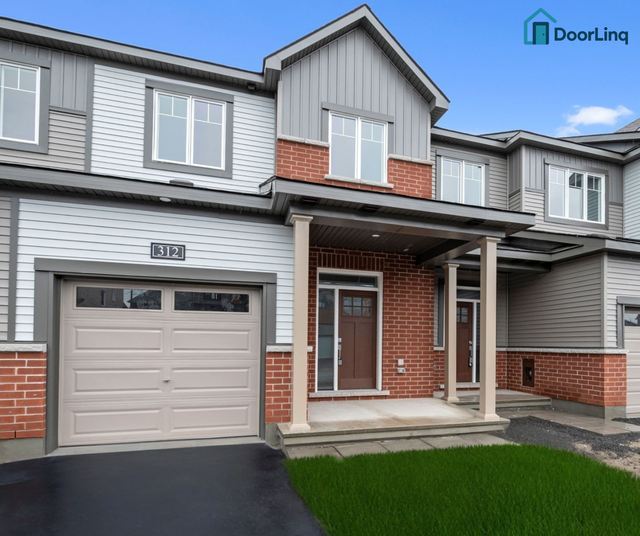 Bright 3-Bed, 2.5-Bath Townhome in Avalon, Orleans
