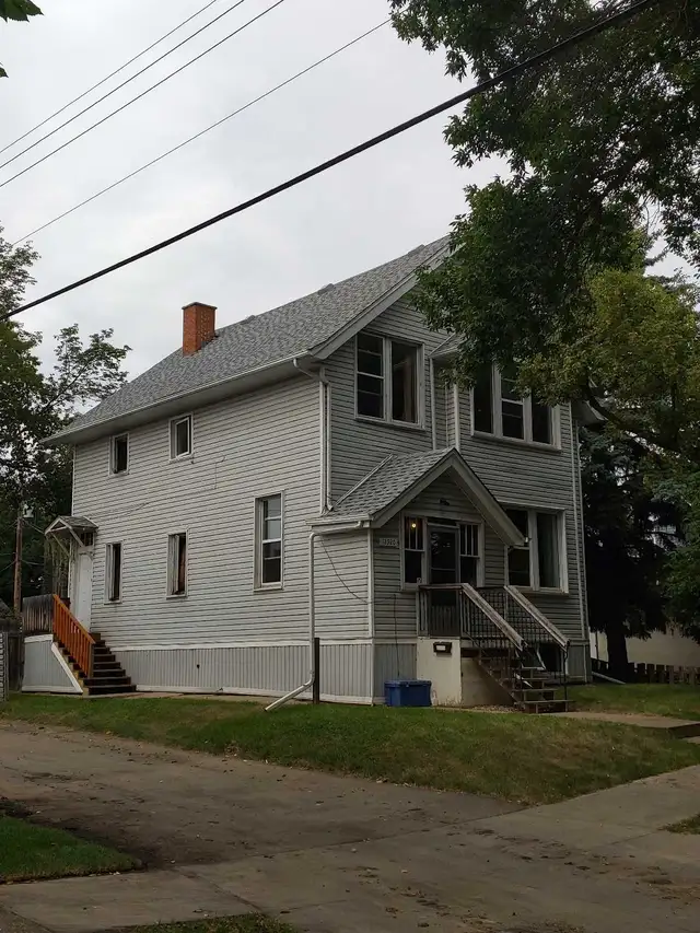 2 bdrm   den 2nd for suite. Heat & water included